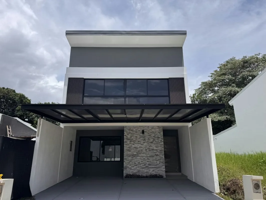 Se vende casa nueva en Heredia, Condominio NOA, Lagunilla, Ulloa.