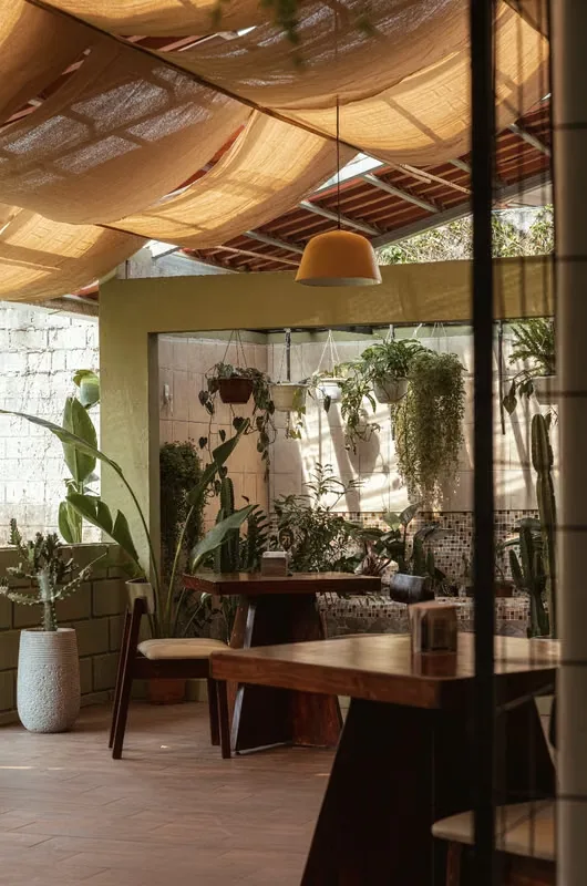 ¿Hace tiempo querés tener tu propio restaurante? Esta puede ser la oportunidad que estabas esperando. Restaurante cafetería con llave en mano.