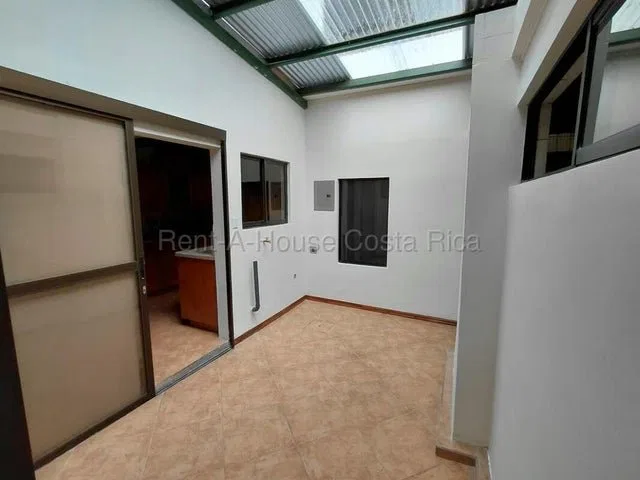 Alquiler de Casa en Montes de Oca-San Pedro. RAH 27-452 - Alquiler / Renta en Montes de Oca, photo 3