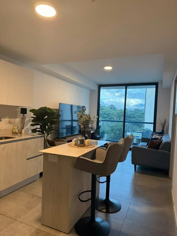 Moderno apartamento de 57 m² en Núcleo Sabana Norte, uno de los complejos residenciales más reconocidos de la zona, ubicado a pocos minutos del Parque Metropolitano La Sabana y con ...