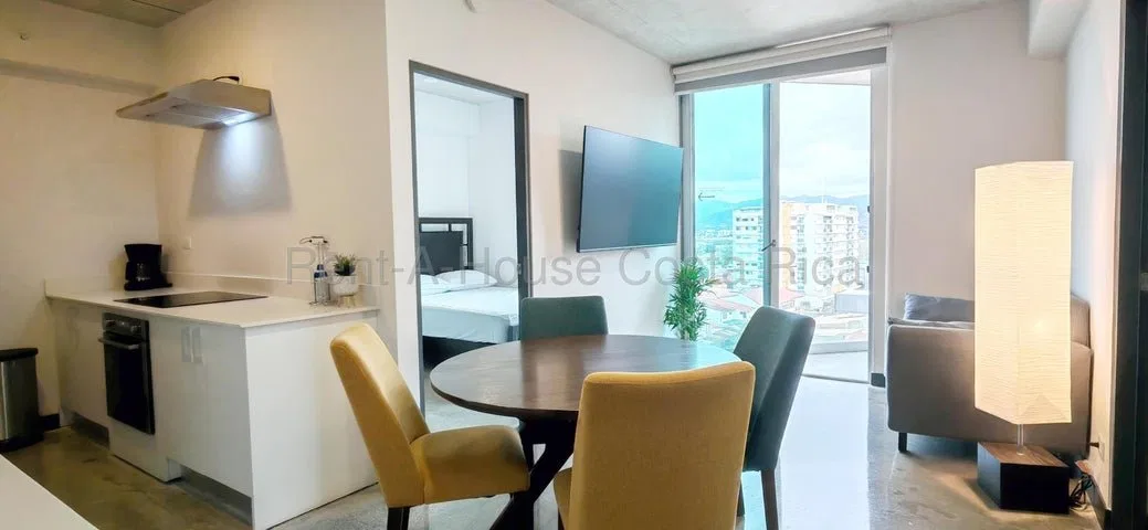 Alquiler de Apartamento en Torre Secrt Sabana San José. - Alquiler / Renta en San José