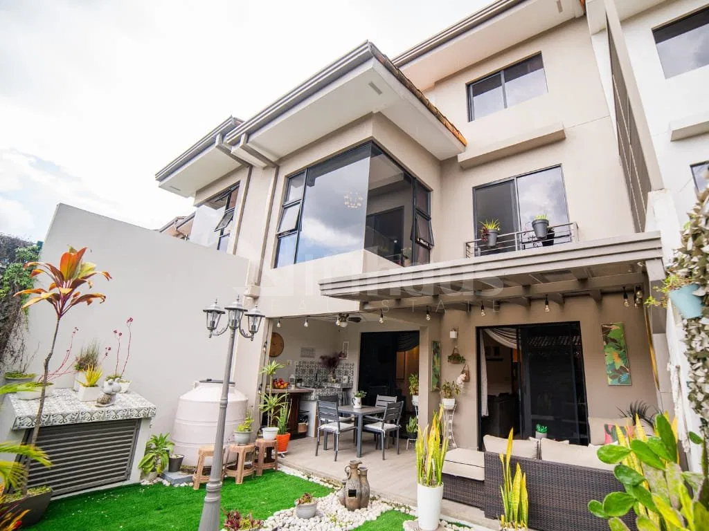 CASA EN VENTA – CONDOMINIO LA ESTEFANA