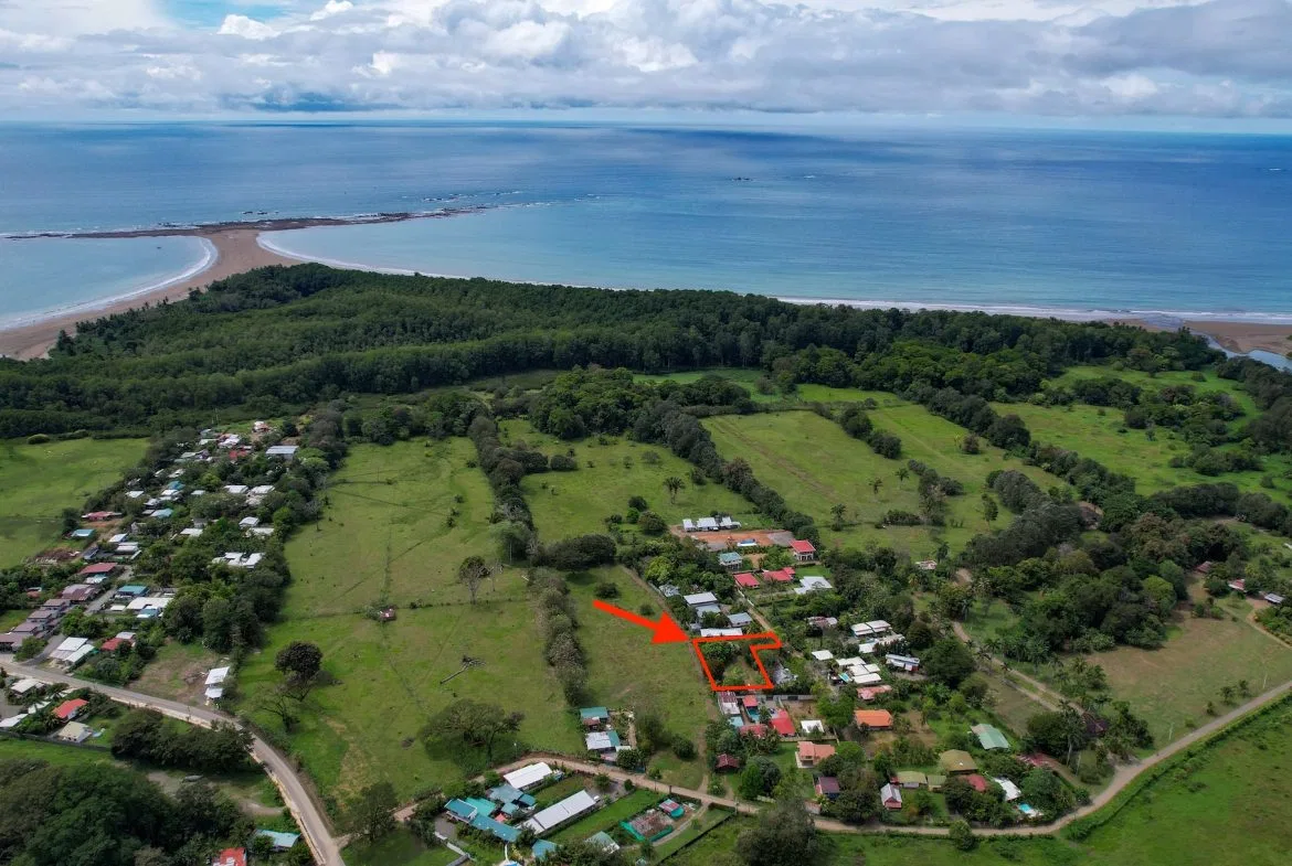 BUILDING PROPERTY A STEPS OF THE BEACH, IN BAHIA BALLENA – 0.30 ACRES, photo 4