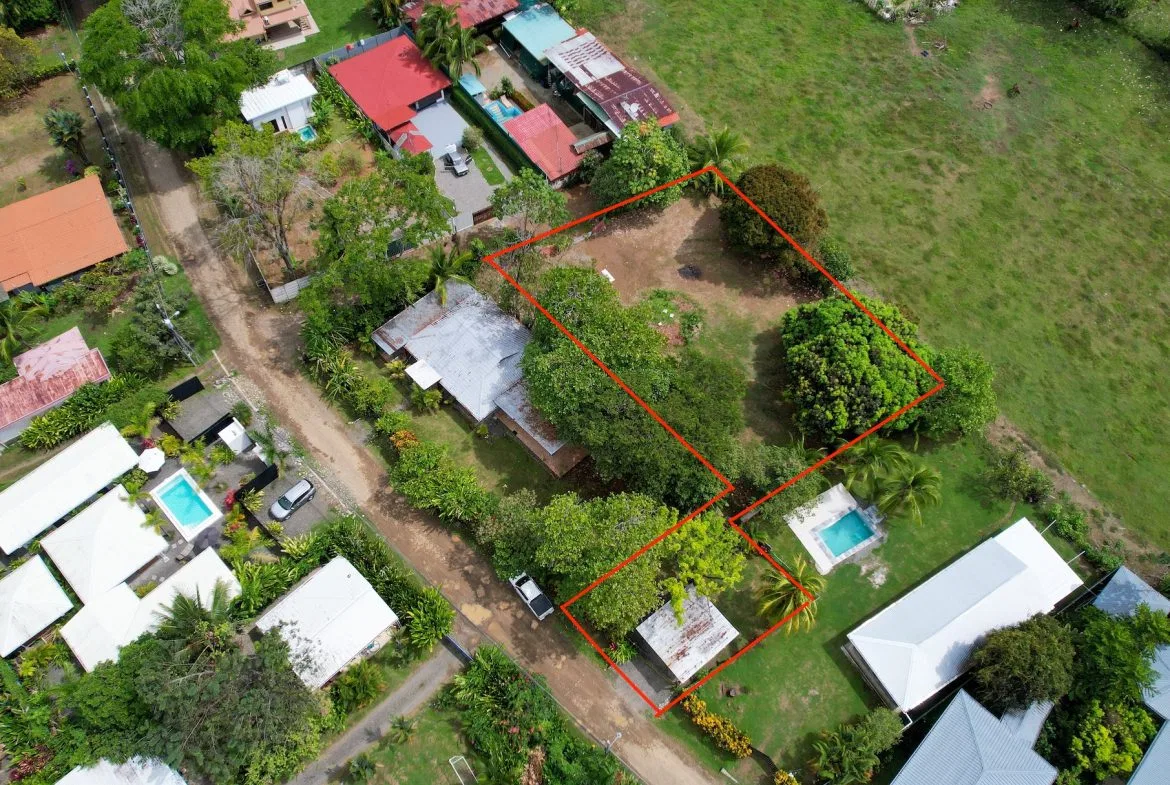 BUILDING PROPERTY A STEPS OF THE BEACH, IN BAHIA BALLENA – 0.30 ACRES, photo 6