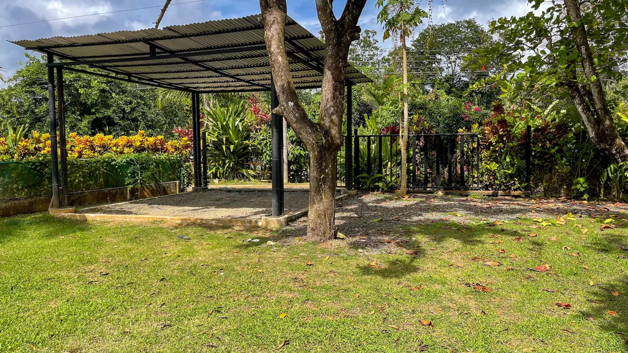 BUILDING PROPERTY A STEPS OF THE BEACH, IN BAHIA BALLENA – 0.30 ACRES, photo 7