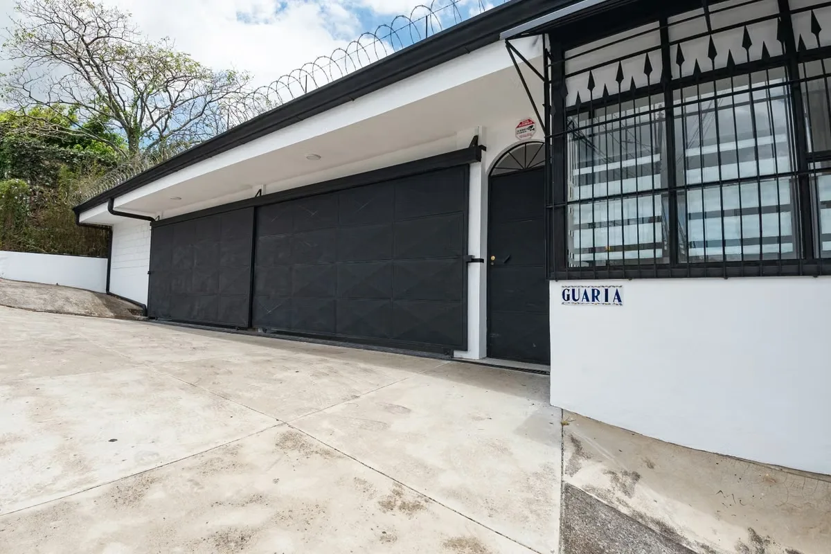 Two beautiful houses for sale in a gated community in Escazú