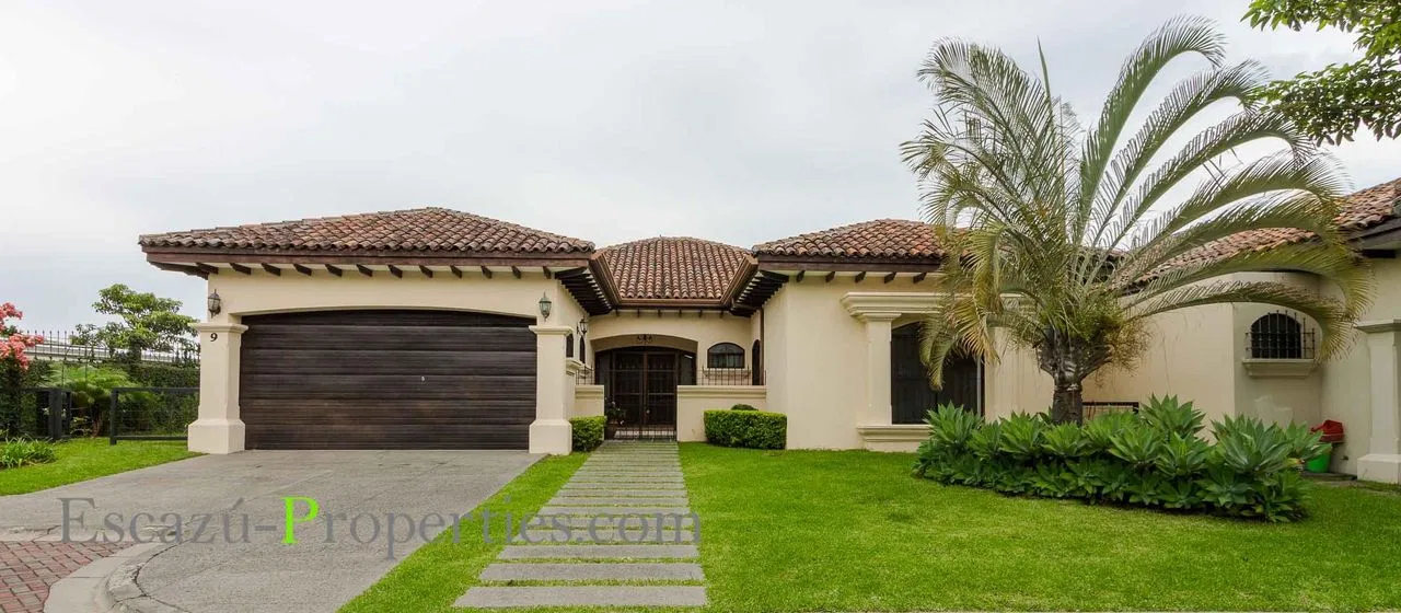 Casas en Venta en Santa Ana | 2197