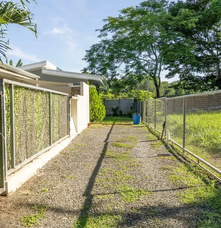 For Sale: Property  – Two Independent Houses Near Punta Leona (MV), photo 8