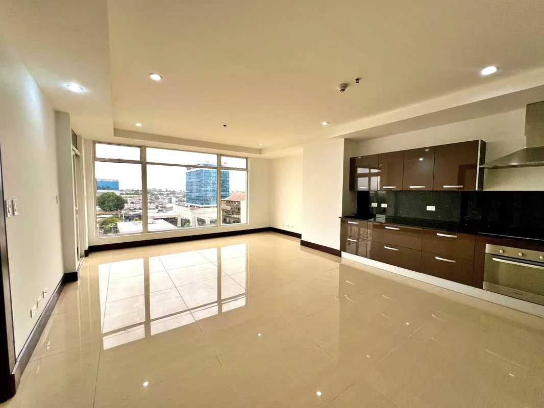 For Sale Apartment w Excellent Location and High-End Finishes, La Sabana. (MN)