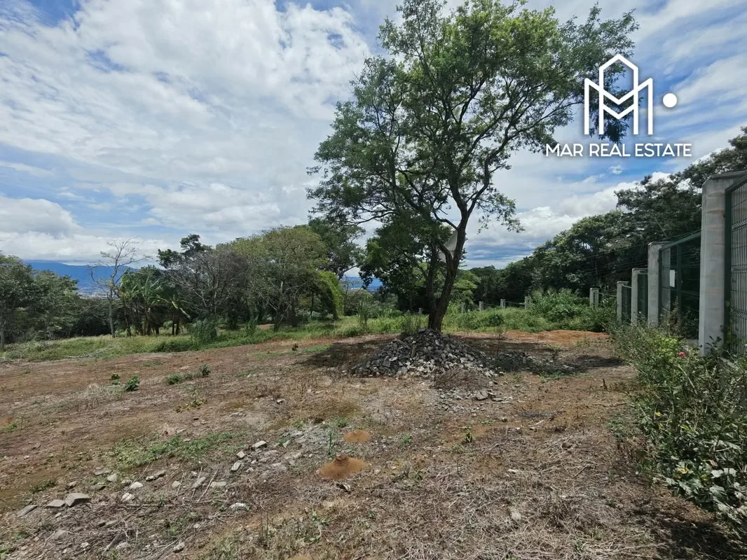 Se presenta una exclusiva oportunidad de inversión o desarrollo residencial en el Condominio Barons, ubicado en Santa Bárbara de Heredia. Este entorno privado y seguro ofrece un clima ..., photo 2