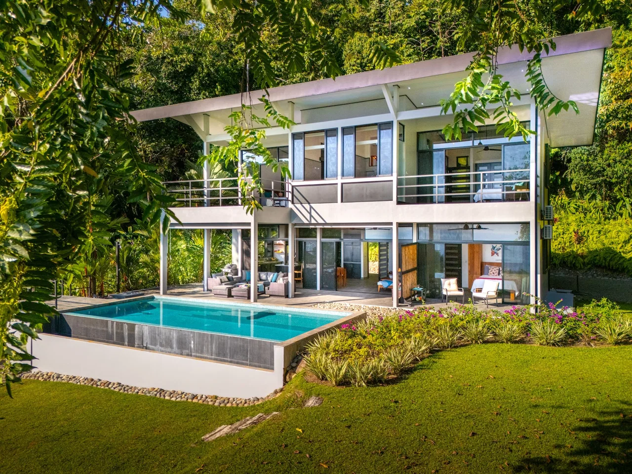 JUNGLE PROPERTY WITH THREE BEDROOMS AND SUNSET VIEWS, IN UVITA – 1.27 ACRES