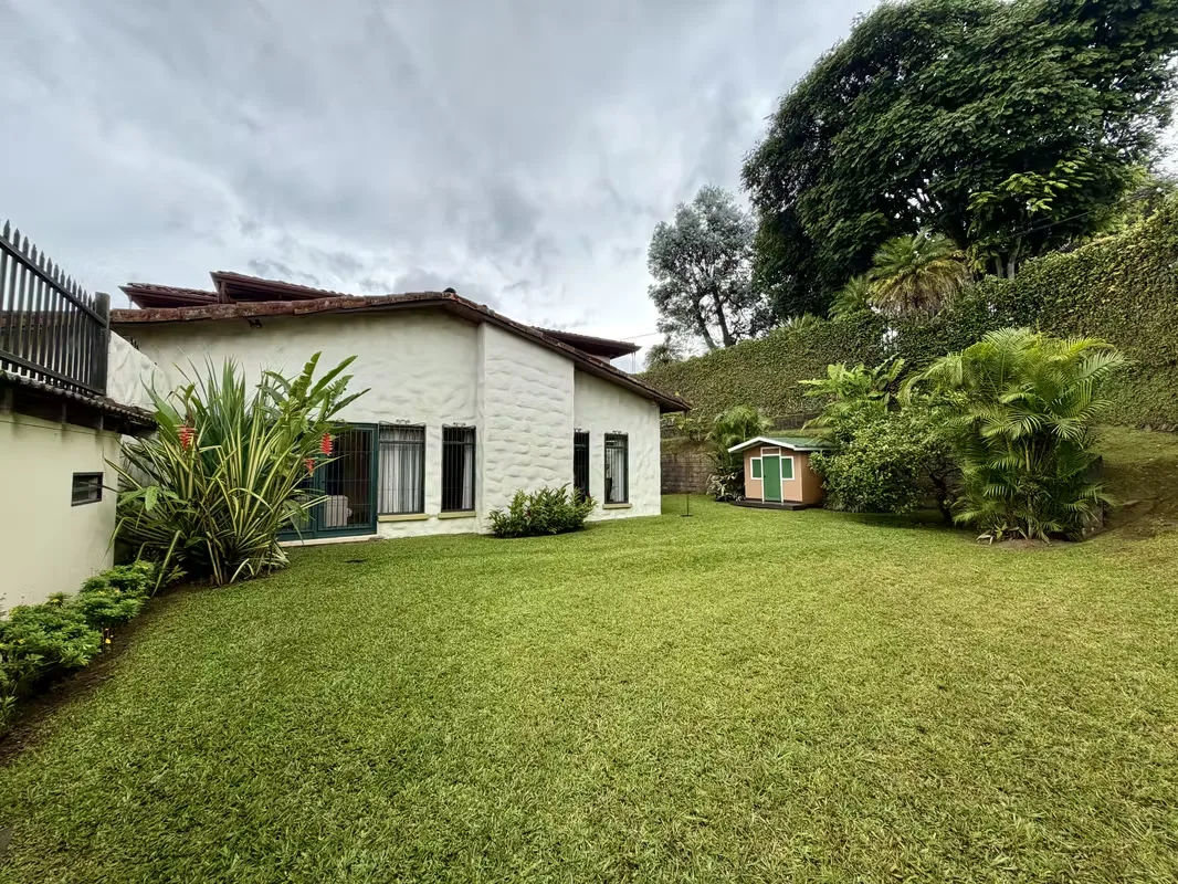 House for Sale in a Gated Community in Curridabat, San José, photo 2