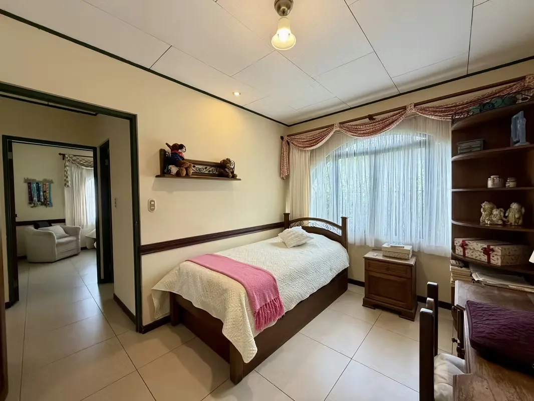 House for Sale in a Gated Community in Curridabat, San José, photo 13
