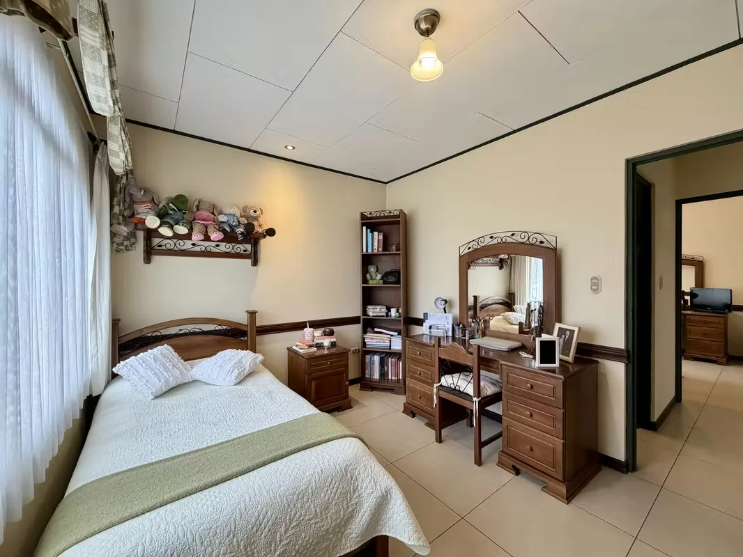 House for Sale in a Gated Community in Curridabat, San José, photo 14
