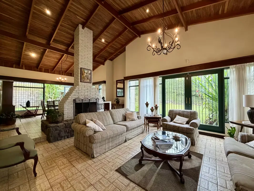 House for Sale in a Gated Community in Curridabat, San José, photo 3