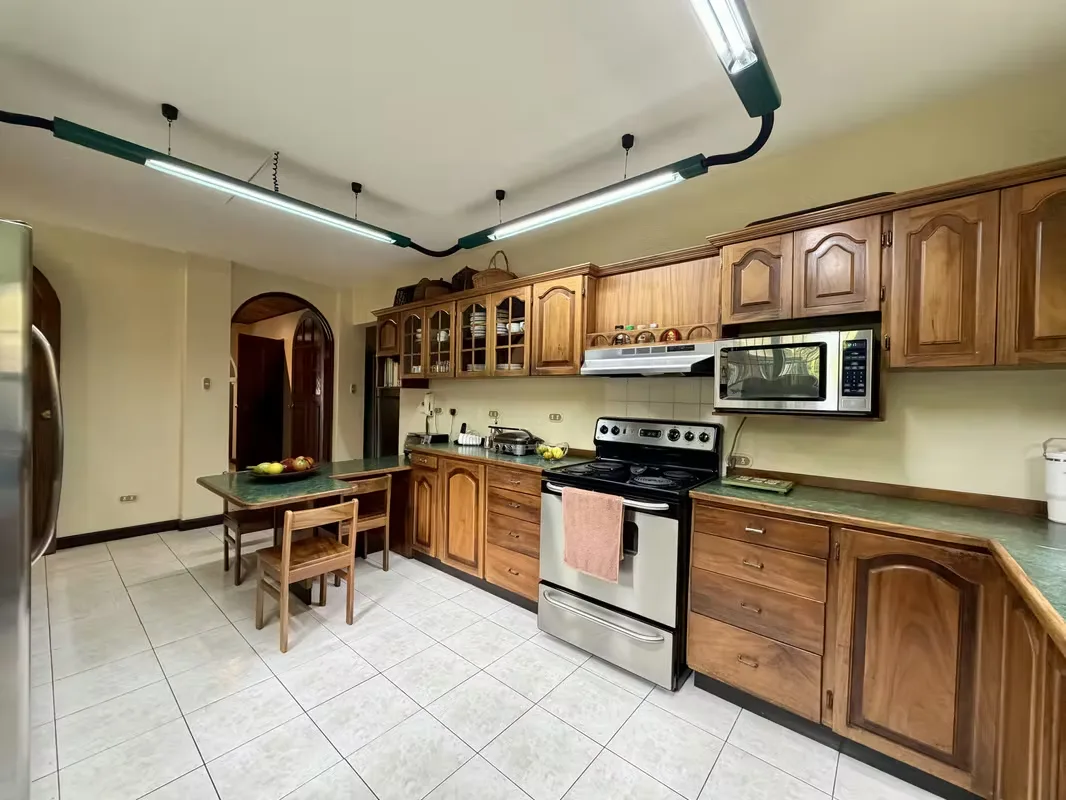 House for Sale in a Gated Community in Curridabat, San José, photo 8