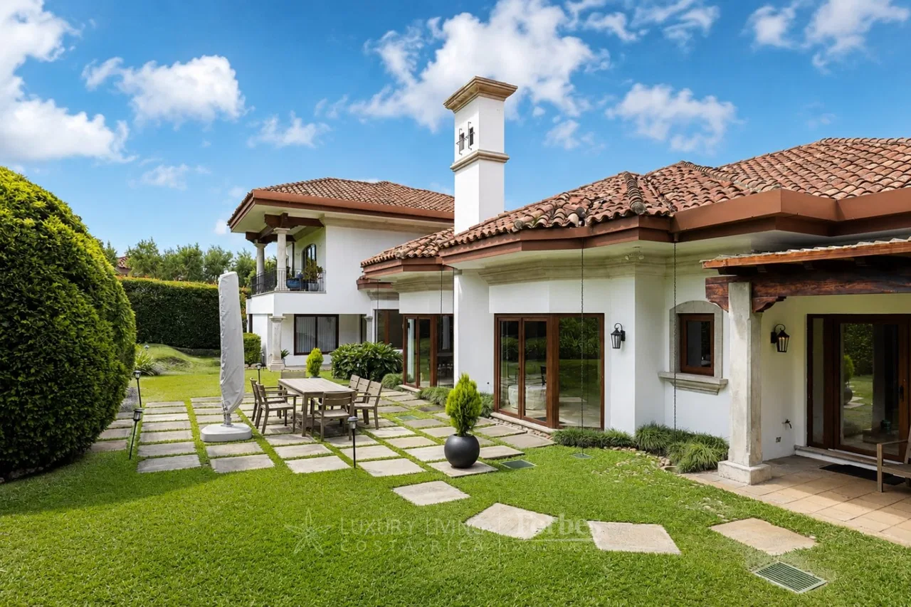 Good Vibes Home in Monterán. Currently rented. Selling as an investment property.