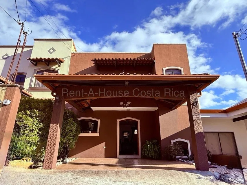 CASA EN VENTA EN SAN FRANCISCO DE HEREDIA - Venta en San Francisco
