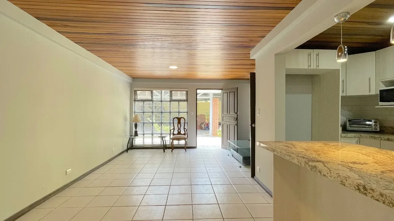 Propiedad con 4 apartamentos en venta para inversión en Motelimar, Goicichea, photo 5