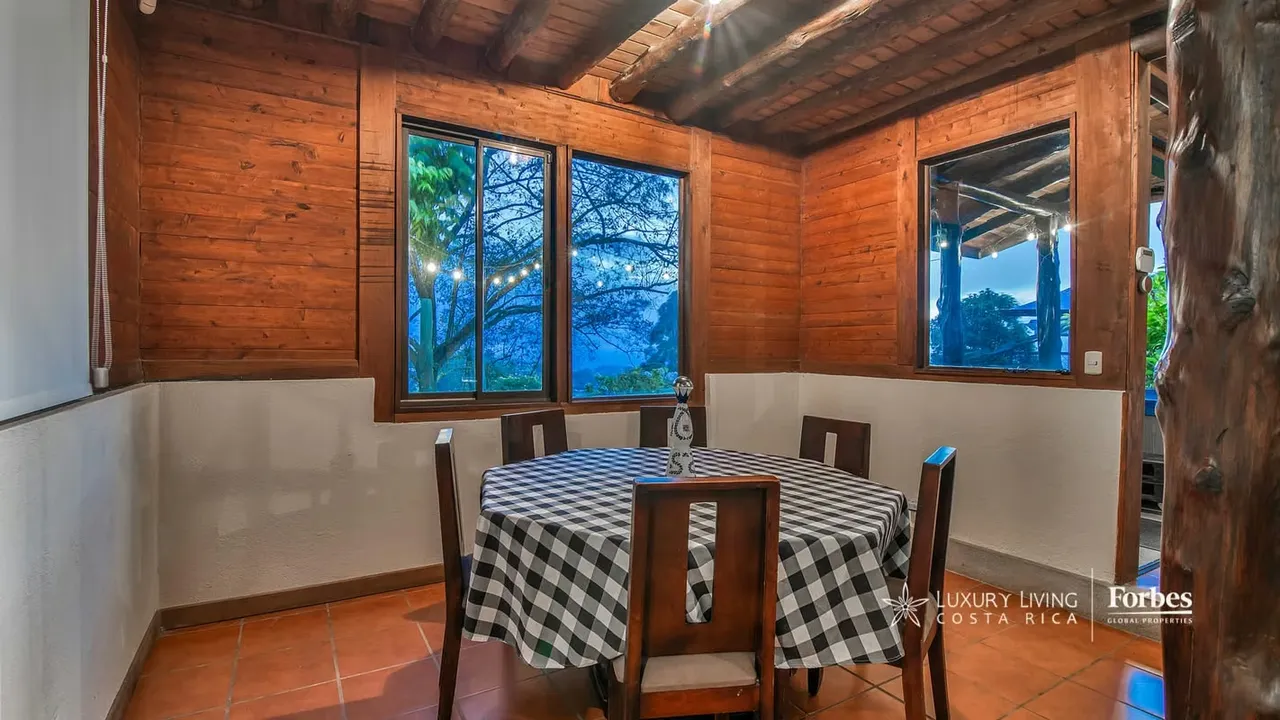 Chalet Among the Clouds: A Unique Refuge of Peace and Energy, photo 10