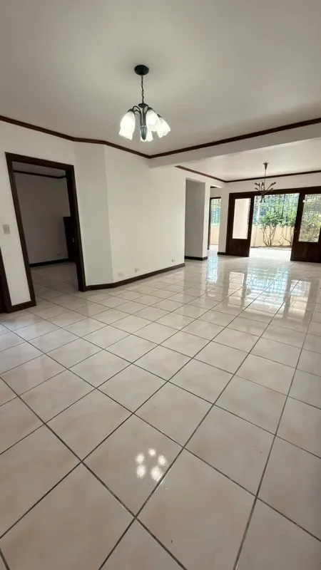 Casa en alquiler en San Pedro ,condominio- 4 habitaciones- - Cerca de la universidad fidelitas