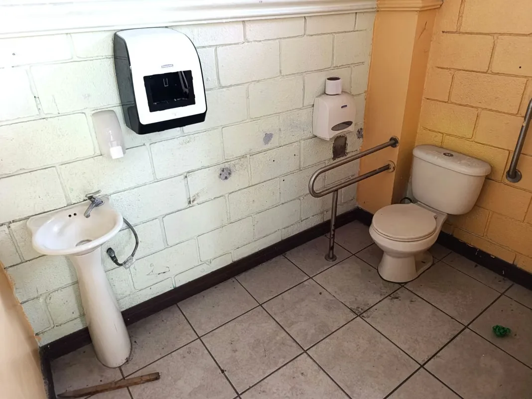 Amplia bodega de 305 m² en alquiler en Goicoechea, excelente ubicación sobre vía principal, photo 16