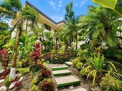 Apartamento llave en mano con vistas al jardín en el corazón de Manuel Antonio, photo 2