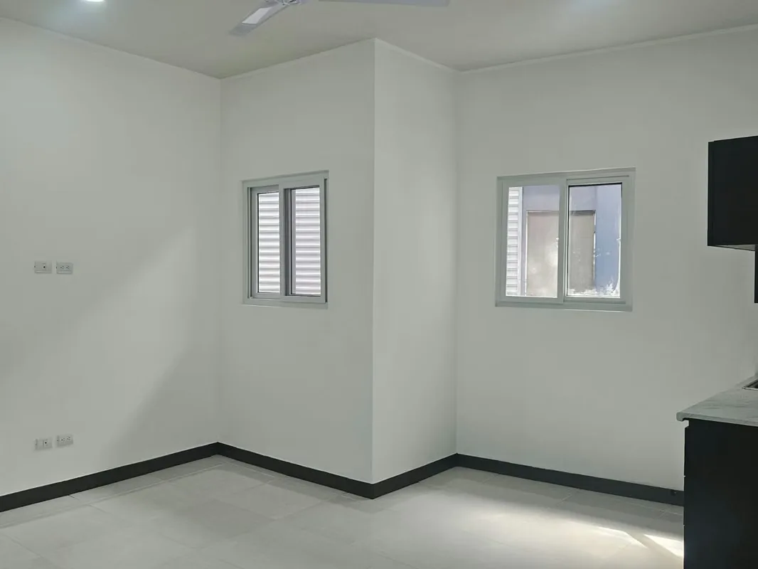 Cómodo y práctico apartamento ubicado en Ciudad Colón, en calle sin salida y dentro de un complejo privado de solo 2 apartamentos, lo que garantiza tranquilidad y privacidad., photo 2