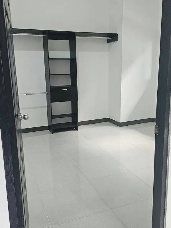 Cómodo y práctico apartamento ubicado en Ciudad Colón, en calle sin salida y dentro de un complejo privado de solo 2 apartamentos, lo que garantiza tranquilidad y privacidad., photo 5