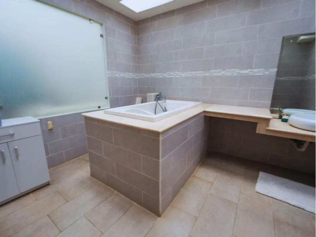 Amplia residencia en condominio privado de solo cinco casas, ubicada en La Asunción de Belén, cerca de comercios, centros educativos y servicios., photo 11