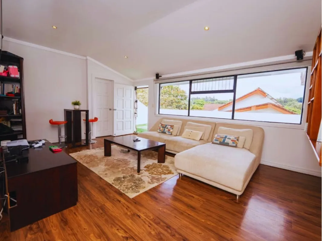 Amplia residencia en condominio privado de solo cinco casas, ubicada en La Asunción de Belén, cerca de comercios, centros educativos y servicios., photo 3