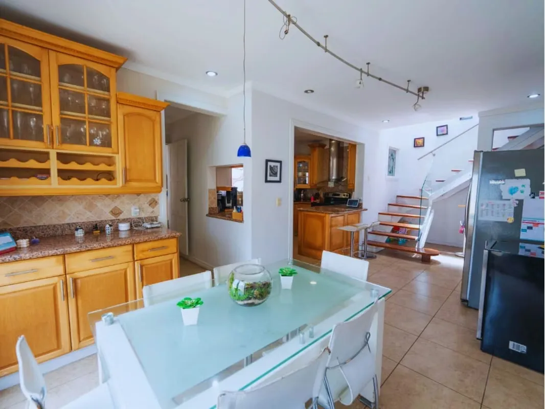 Amplia residencia en condominio privado de solo cinco casas, ubicada en La Asunción de Belén, cerca de comercios, centros educativos y servicios., photo 8