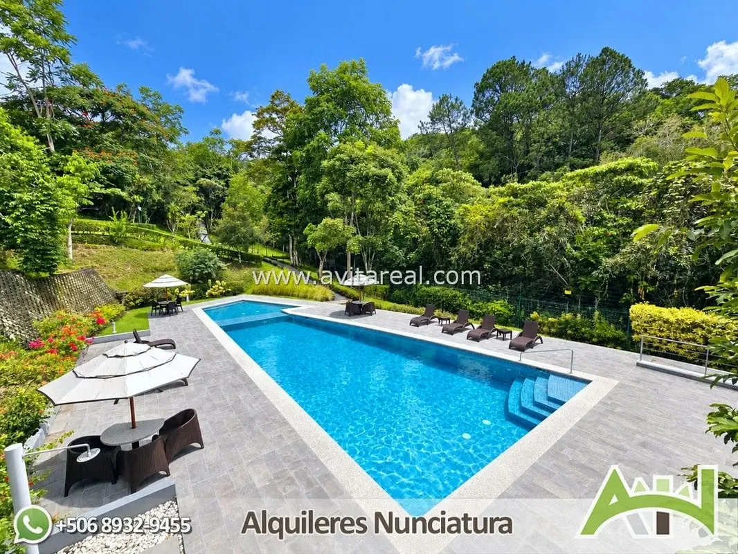 This one-bedroom apartment in Bosques de Escazú offers a modern and comfortable living experience. With a total built area of 60 m², the property is located on the ground floor.