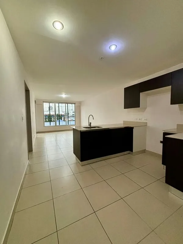 Se alquila cómodo apartamento en Destiny Sabana, ubicado en una zona estratégica de San José, con fácil acceso a La Sabana, Rohrmoser, Escazú, San José centro y principales vías ...