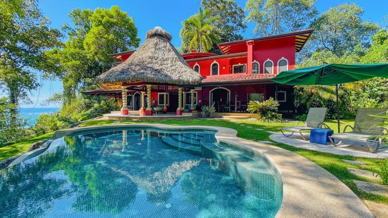 BEACHFRONT COLONIAL ESTATE IN ESCALERAS, photo 11
