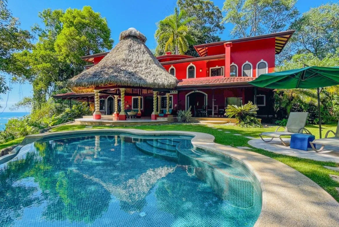 BEACHFRONT COLONIAL ESTATE IN ESCALERAS, photo 12