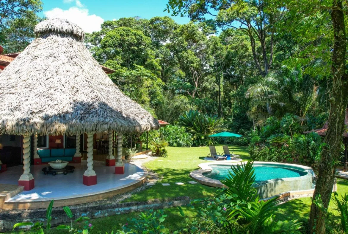 BEACHFRONT COLONIAL ESTATE IN ESCALERAS, photo 24