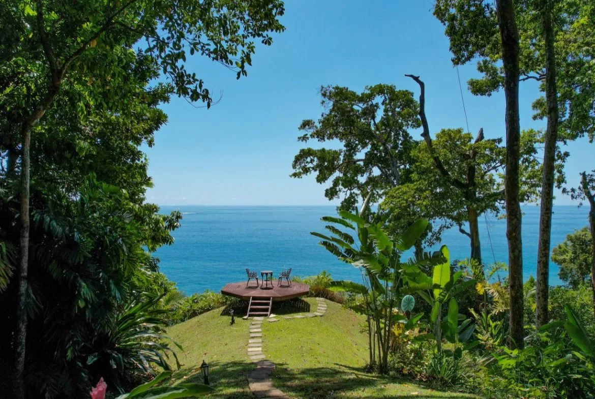 BEACHFRONT COLONIAL ESTATE IN ESCALERAS, photo 6