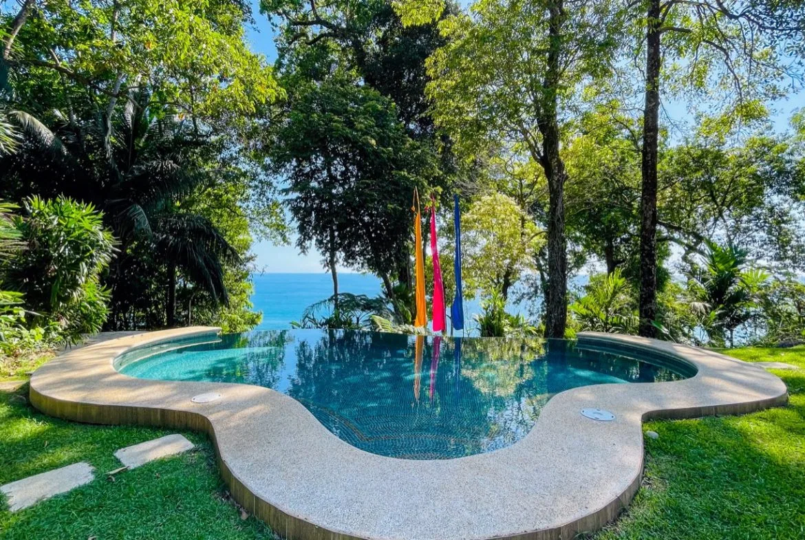 BEACHFRONT COLONIAL ESTATE IN ESCALERAS, photo 10