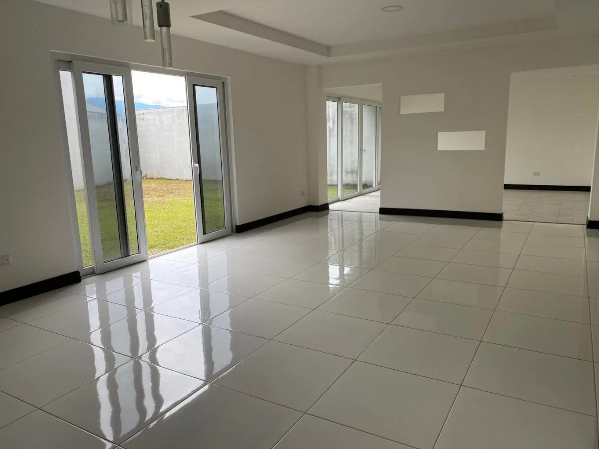 Se vende casa en San Rafael Escazú 25-1578 - Venta en Escazú