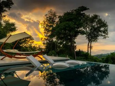 UNA CASA NUEVA Y LUJOSA CON VISTAS AL ATARDECER AL MAR, INMERSIÓN EN LA JUNTA Y ENTORNO DE MONTAÑA, photo 5