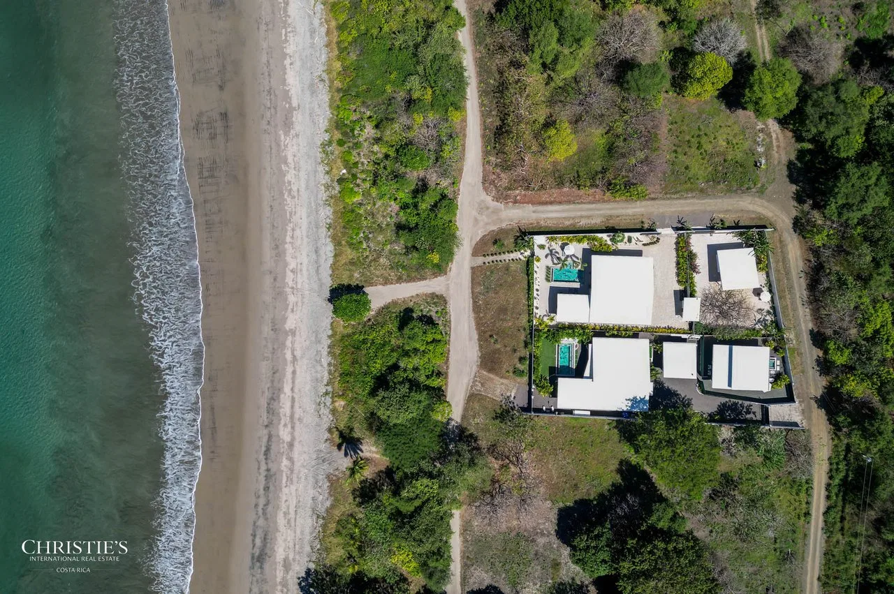 Antemar Estate – Exclusive Beachfront Fourplex