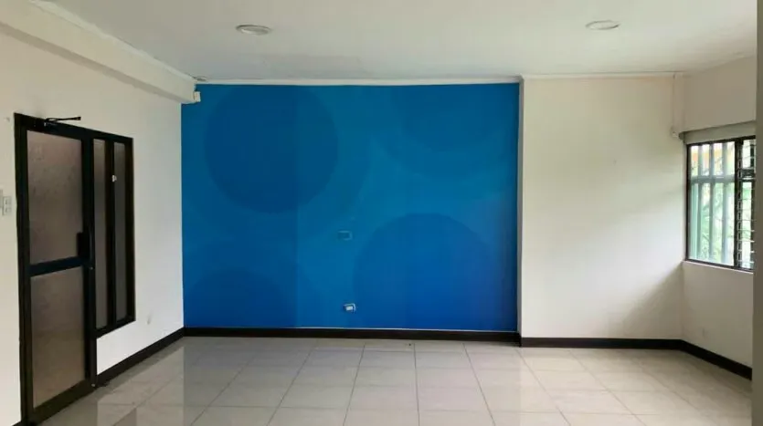 Code: 118099 Take advantage of this unique investment opportunity! This 2-level commercial building is strategically located in Zapote, just 700 metres from the social security ..., photo 11