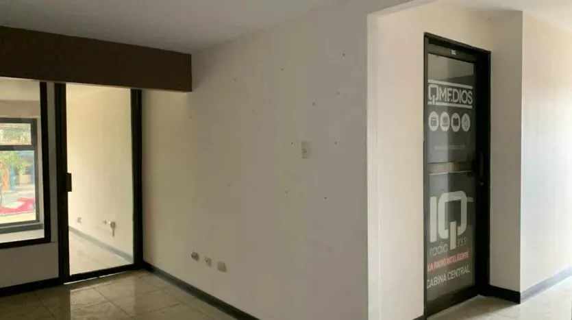 Code: 118099 Take advantage of this unique investment opportunity! This 2-level commercial building is strategically located in Zapote, just 700 metres from the social security ..., photo 4