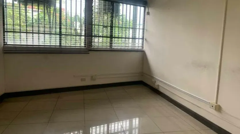 Code: 118099 Take advantage of this unique investment opportunity! This 2-level commercial building is strategically located in Zapote, just 700 metres from the social security ..., photo 7