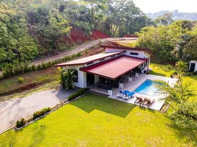 Private Tropical Oasis with Modern Finishes – 5,000 m² Lot near Playa Ventanas & Uvita, photo 2
