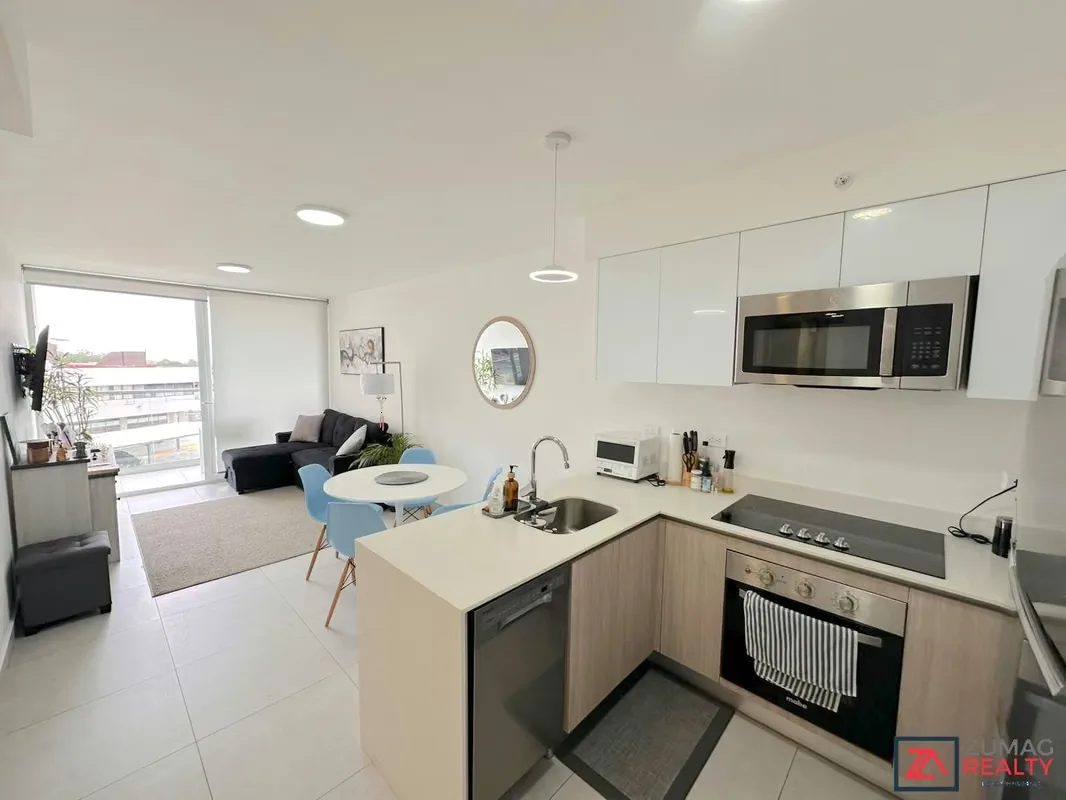 Se alquila moderno apartamento de 1 habitación, 1 baño y 1 parqueo en Uruka Point, un exclusivo condominio en La Uruca, con excelentes amenidades y ubicación ...