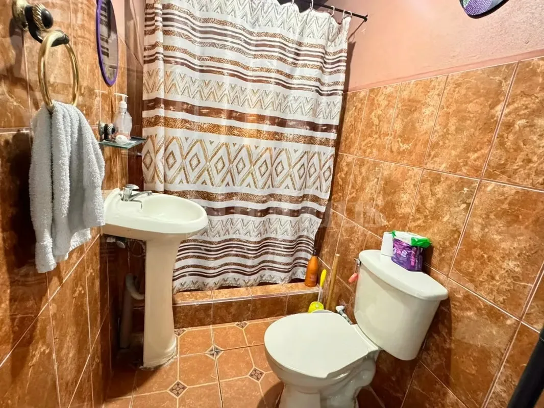 Dos niveles definen esta propiedad de 200 metros cuadrados de construcción sobre un lote de 160 metros cuadrados, diseñada para familias que priorizan la comodidad y una distribución ..., photo 15