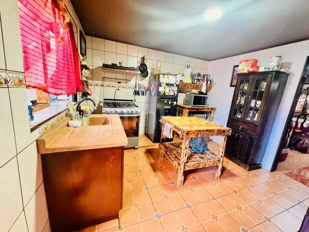 Dos niveles definen esta propiedad de 200 metros cuadrados de construcción sobre un lote de 160 metros cuadrados, diseñada para familias que priorizan la comodidad y una distribución ..., photo 4