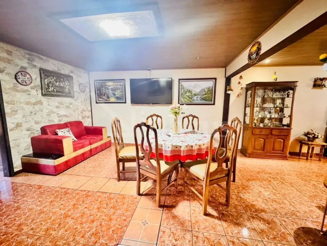 Dos niveles definen esta propiedad de 200 metros cuadrados de construcción sobre un lote de 160 metros cuadrados, diseñada para familias que priorizan la comodidad y una distribución ..., photo 5